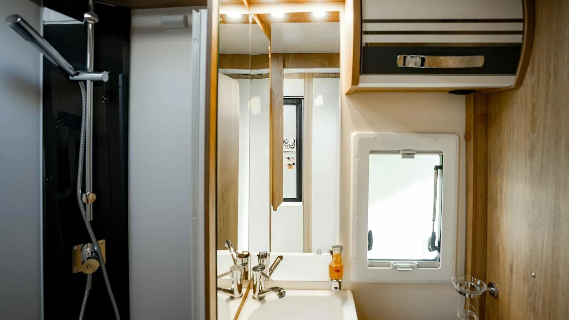 Camper Istra 호텔 풀라 0*,
